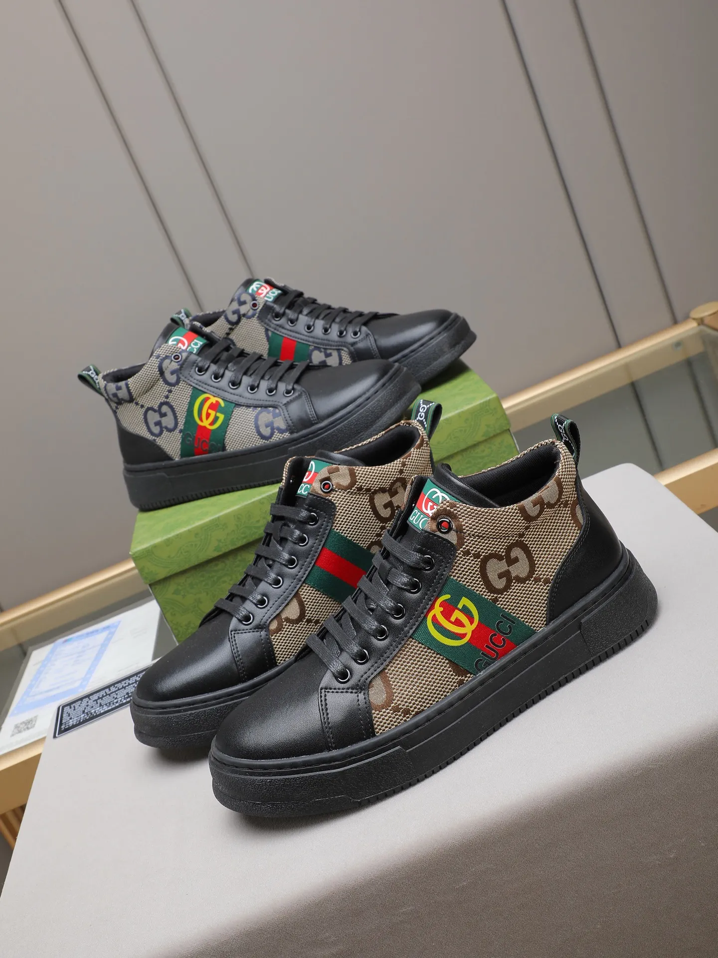 💶PP420 [GUCCI] Men’s classic Gucci high-top casual shoes. The uppers are made of imported cowhide from Italy and mesh lining. They are fine in workmanship and high-end. Has a fashionable and exemplary look. Original rubber wear-resistant and anti-slip outsole. Code number: 38-45 (45 is customized)